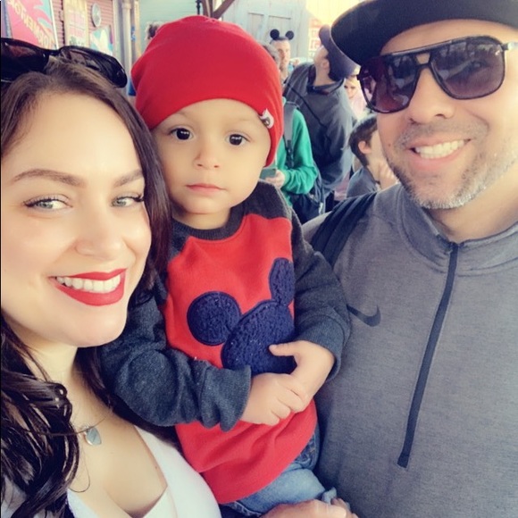 Melissa, mother of 2 human babies and 2 fur babies - Picture 5 of 8